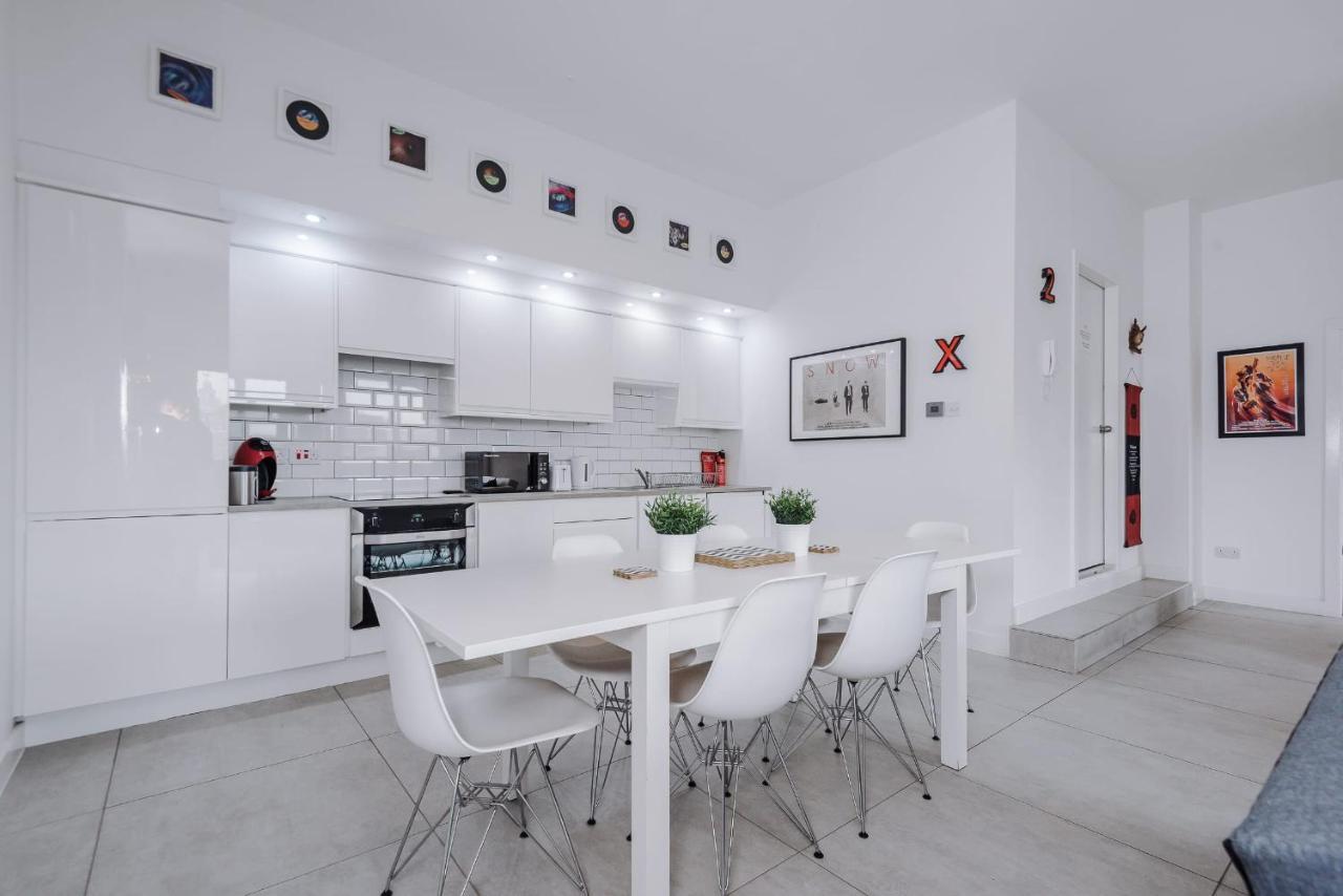 Host & Stay - The Musician'S Apartment With Grand Piano Liverpool Bagian luar foto